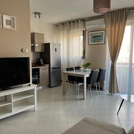 Lovely Apartment Parma Bagian luar foto