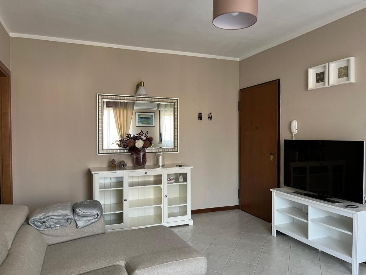 Lovely Apartment Parma Bagian luar foto